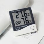 Digitalni sobni termometar temperatura vlaga sat